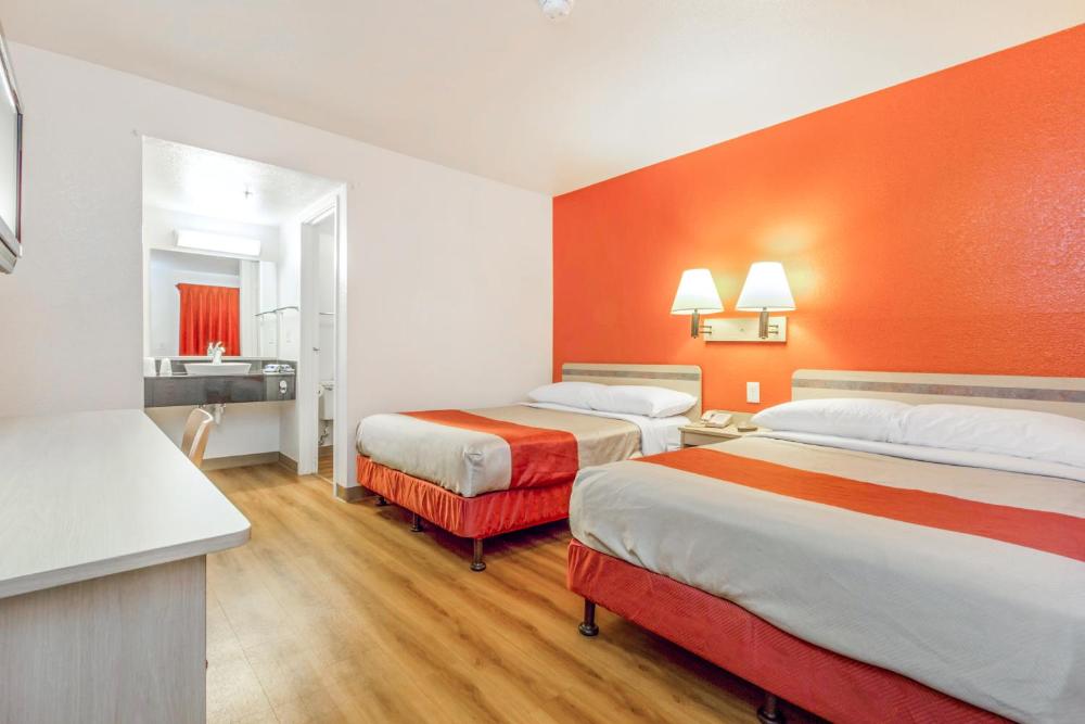 Premium Quadruple Room interior